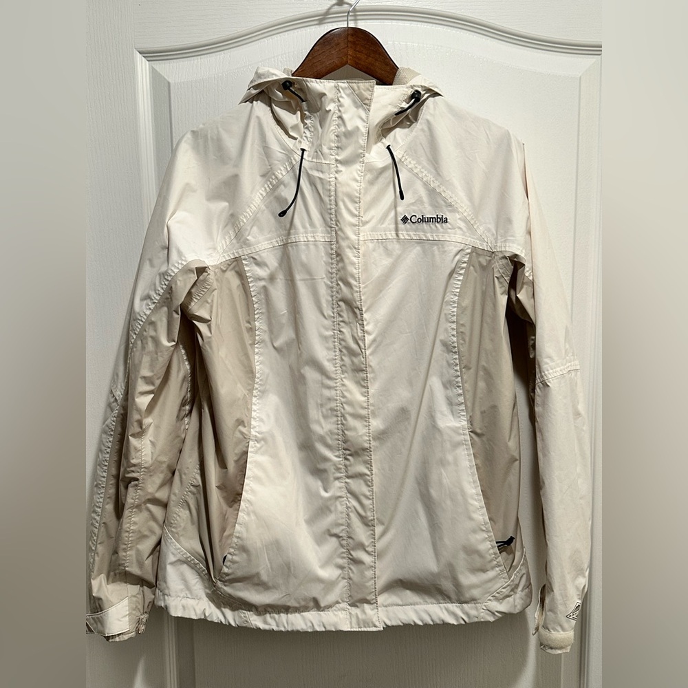Women's Columbia Omni-Tech Cream Rain Jacket with Hood Full Zip, Size Large